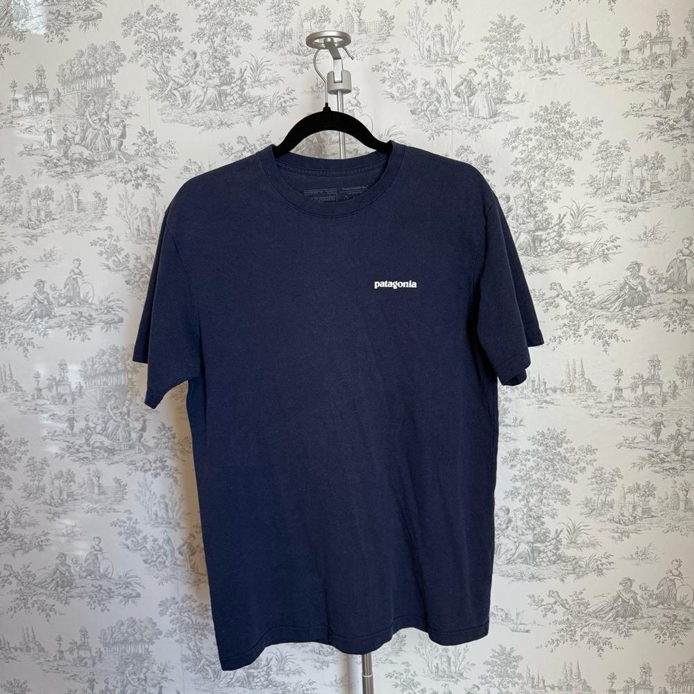 Men's P-6 Logo Responsibili-Tee in Navy